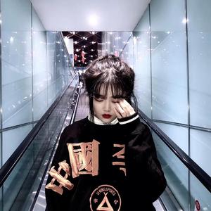 夫妻夜里看的AV
